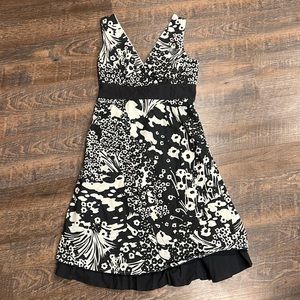 dELiA*s 9/10 Black and White Floral Sleeveless Dress